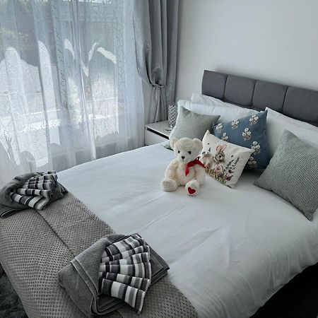 Villa Modern 3-Bed Hideaway Near Westgate With Parking Canterbury Exterior foto