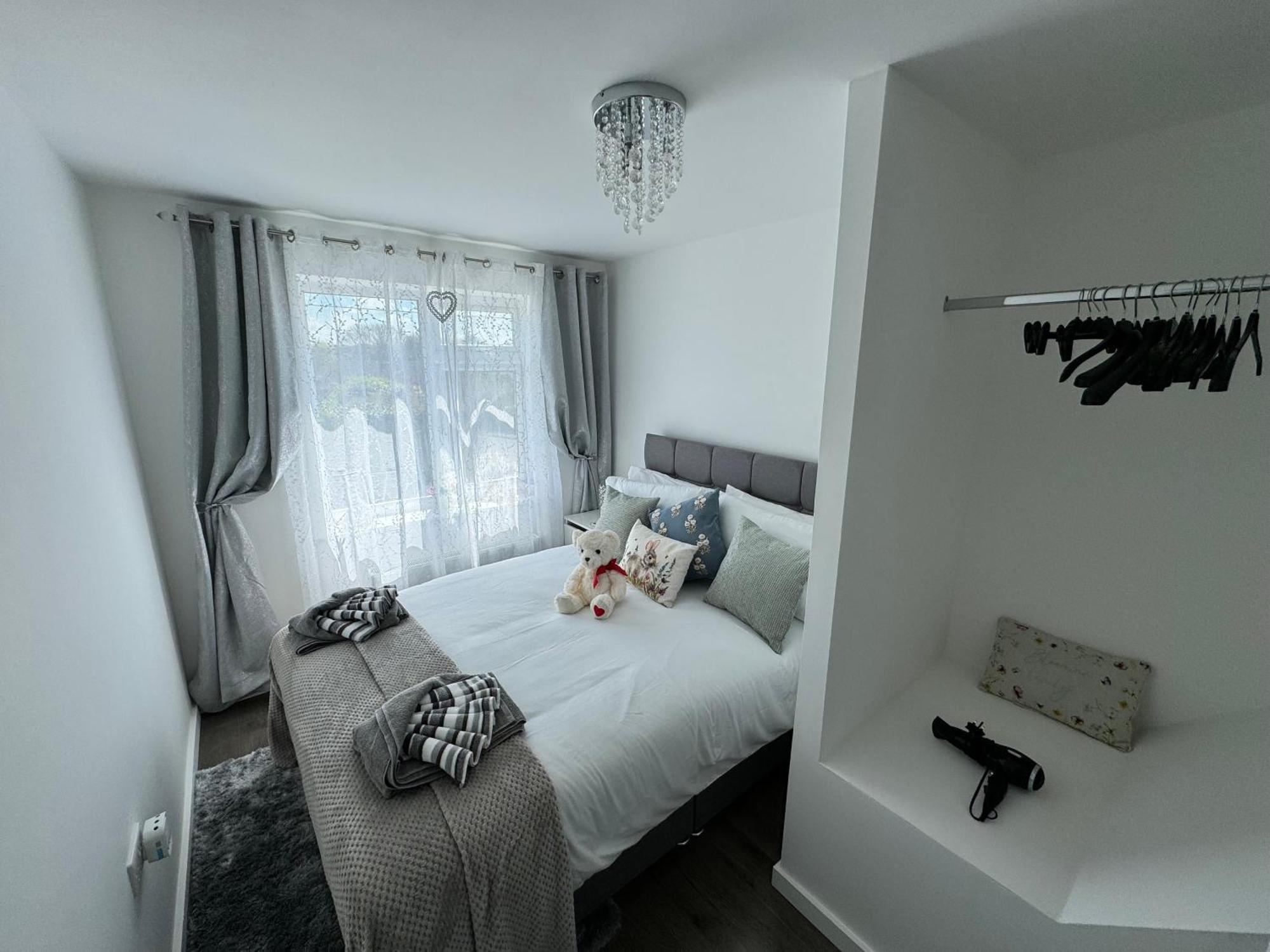 Villa Modern 3-Bed Hideaway Near Westgate With Parking Canterbury Exterior foto