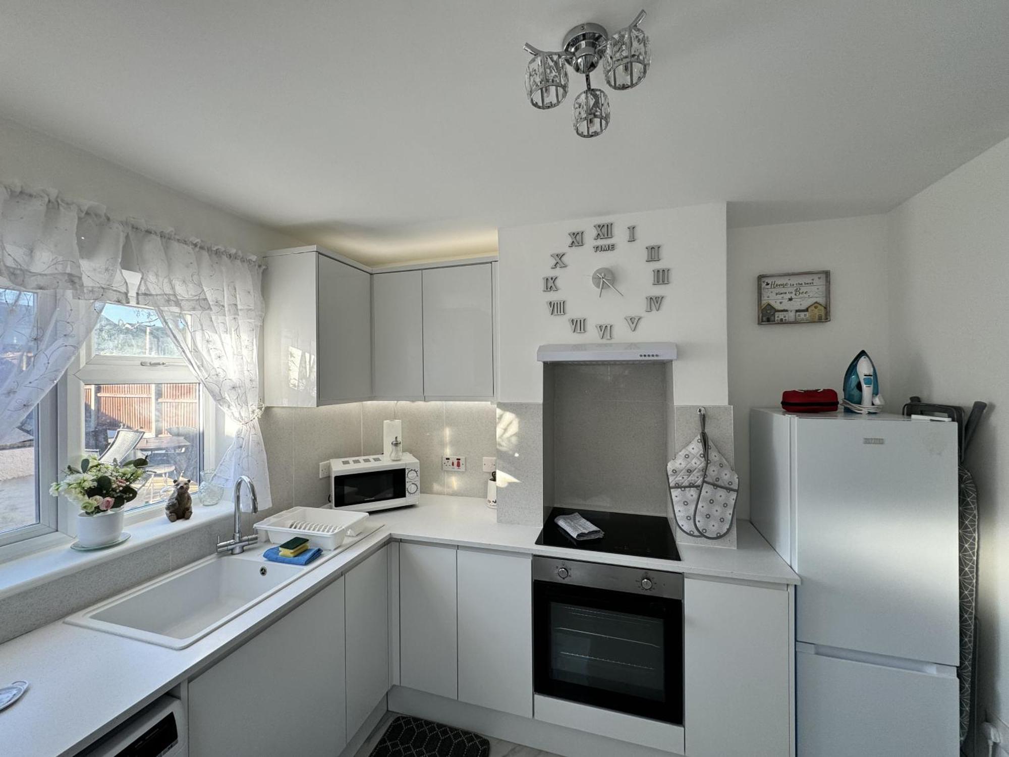 Villa Modern 3-Bed Hideaway Near Westgate With Parking Canterbury Exterior foto